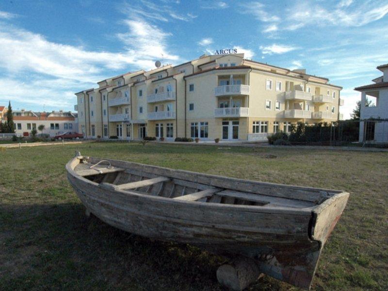 Hotel Arcus Residence メドゥリン エクステリア 写真