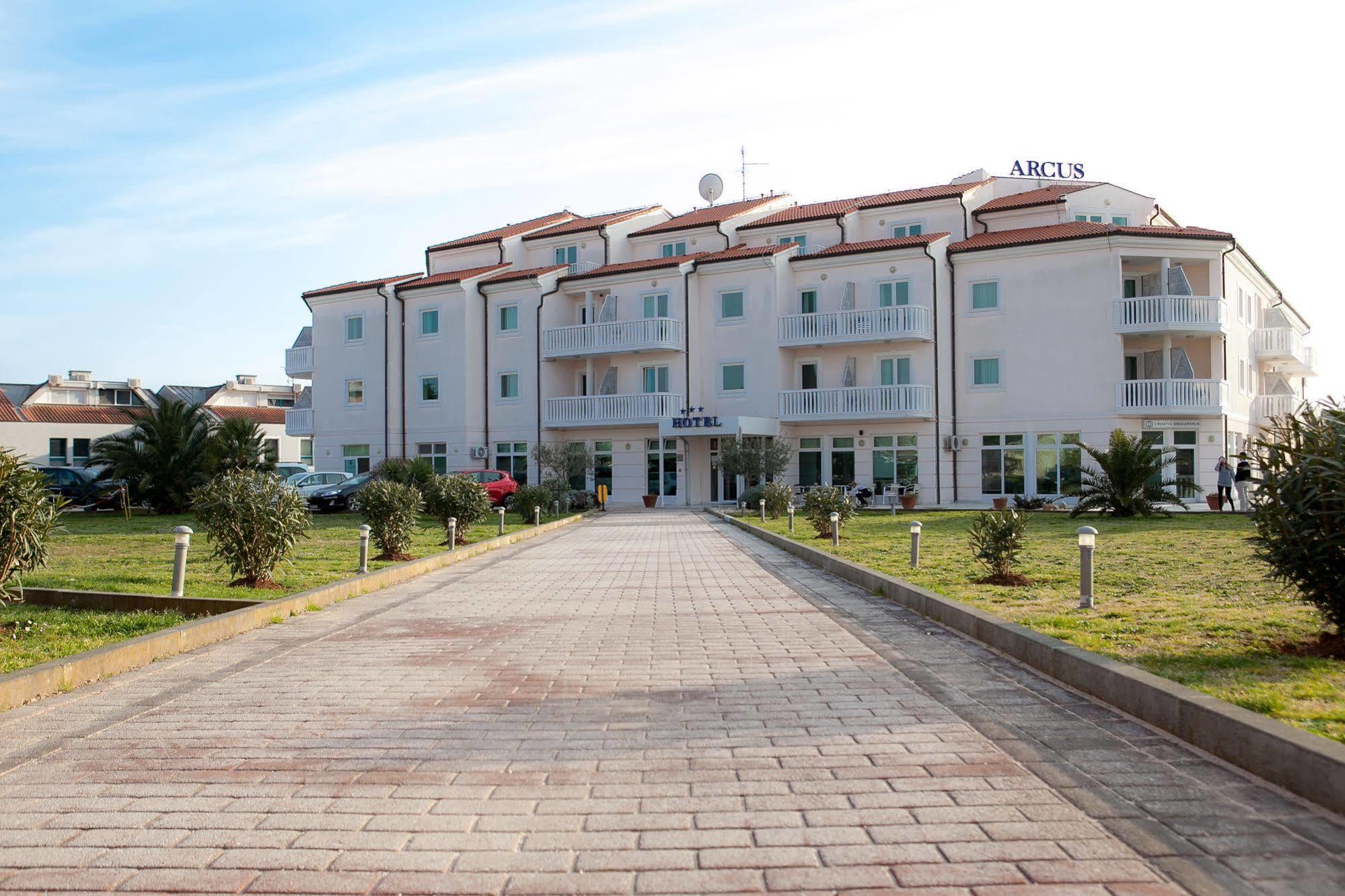 Hotel Arcus Residence メドゥリン エクステリア 写真