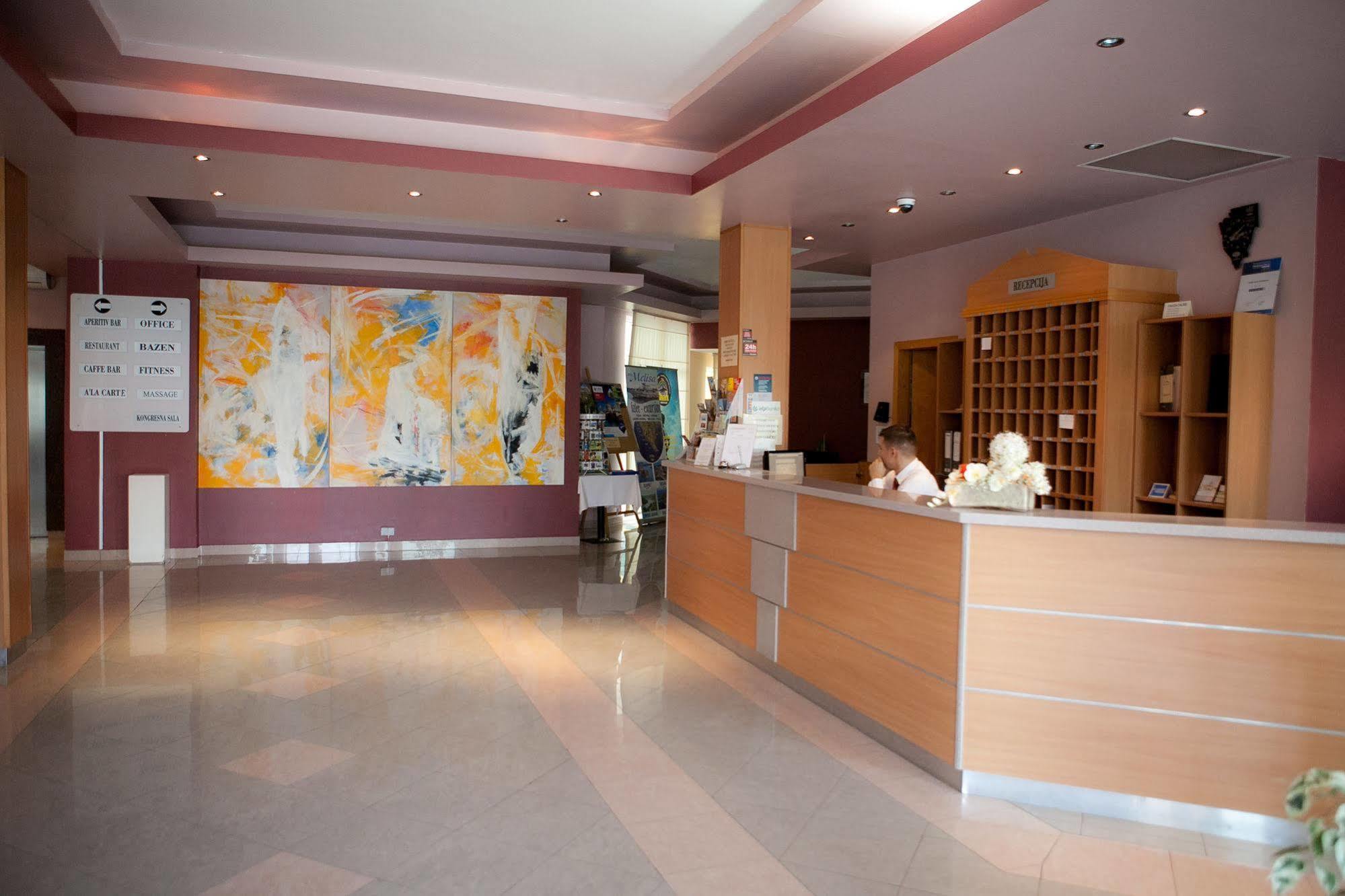 Hotel Arcus Residence メドゥリン エクステリア 写真