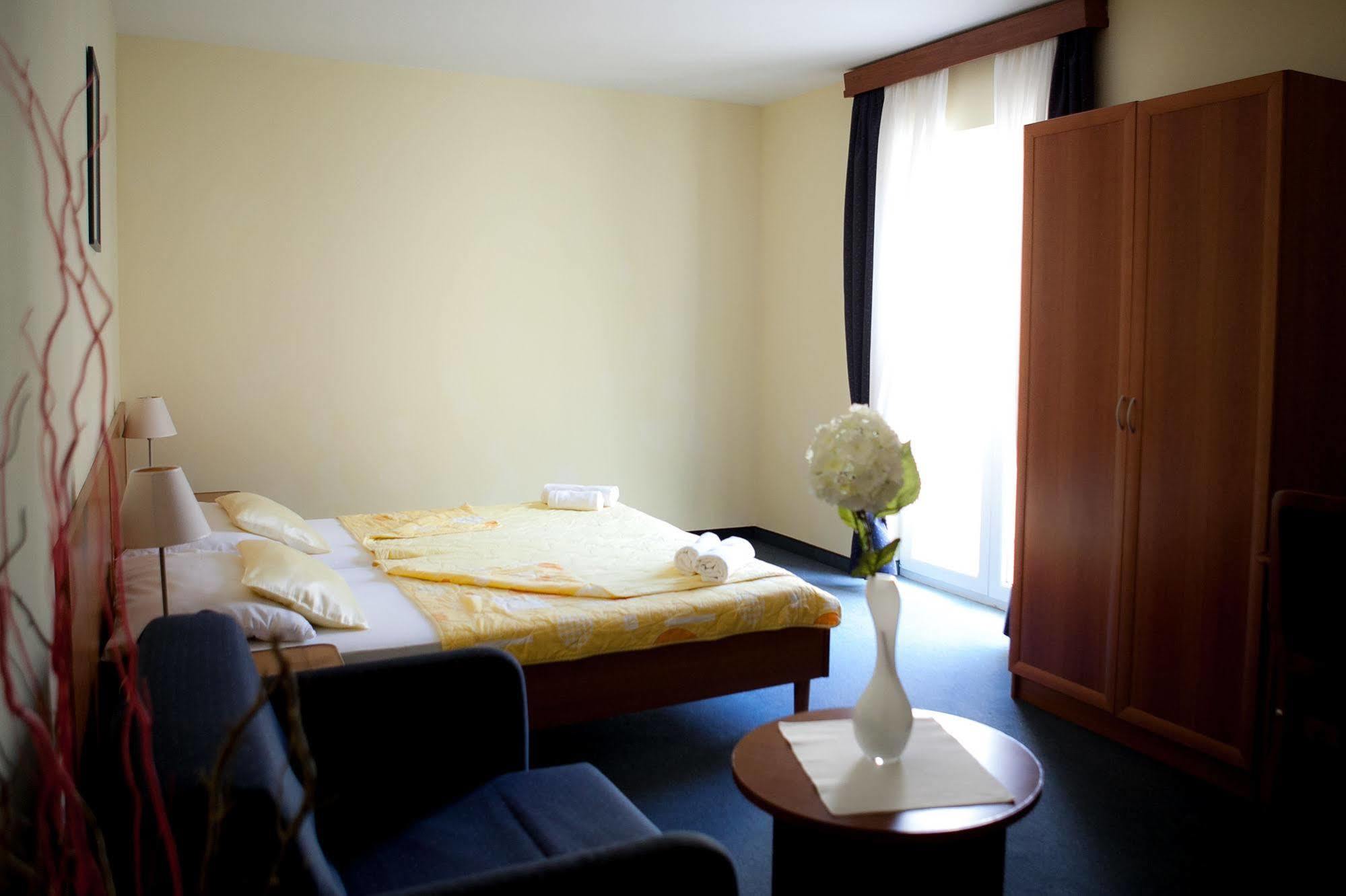 Hotel Arcus Residence メドゥリン エクステリア 写真